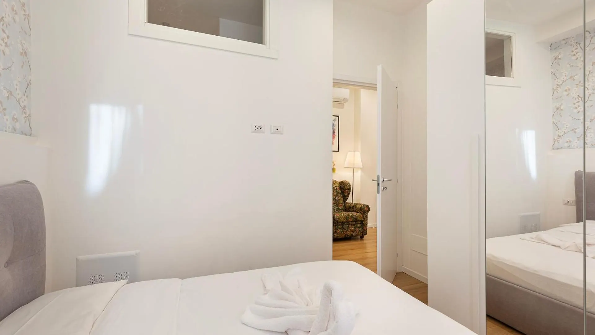 Graceful FlatWi-Fi & Peaceful! Apartment Milan 0*,